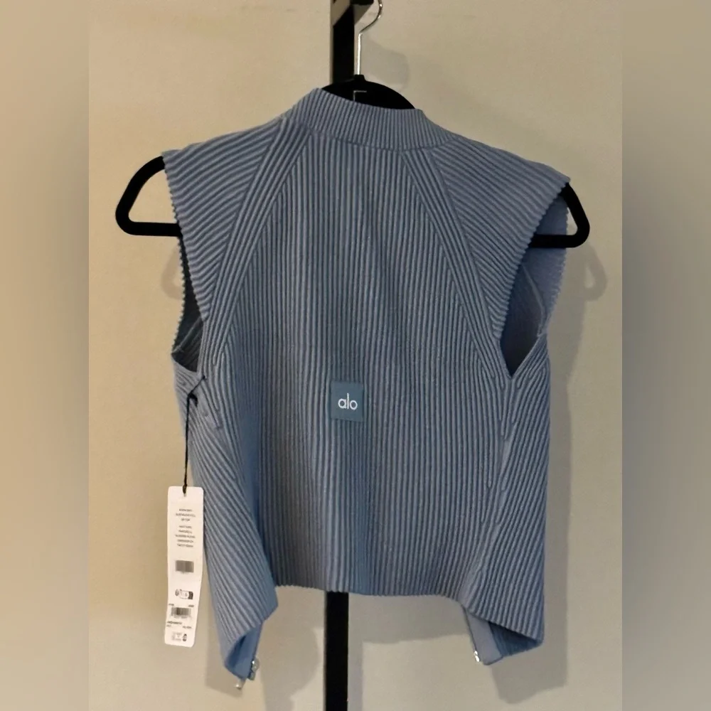 NWT Alo Denim Knit Sleeveless Full Zip Top Vest Celestial Blue - Picture 3 of 5